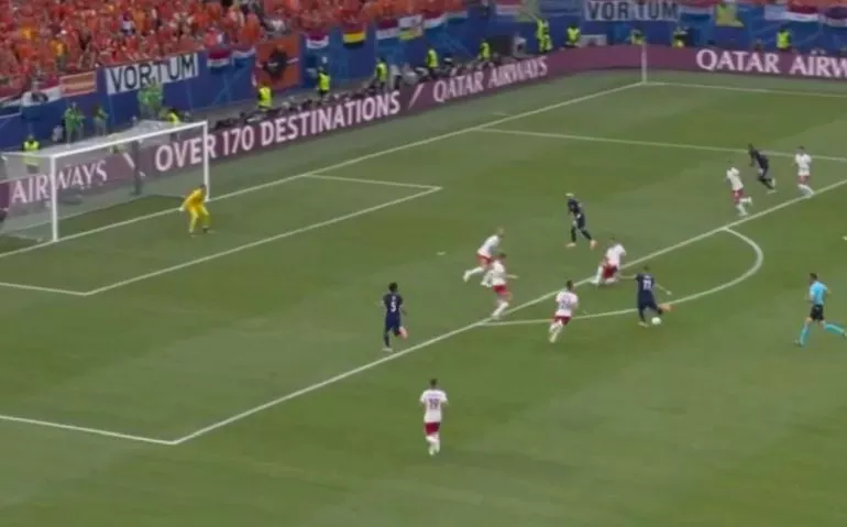 (Video) Cody Gakpo levels the score with stunning long-range strike for the Netherlands