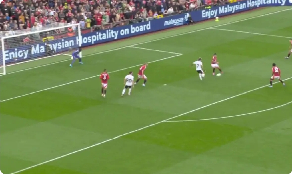 VIDEO: Luis Diaz Stuns Man United with Quickfire Double, Leaving Casemiro Red-Faced