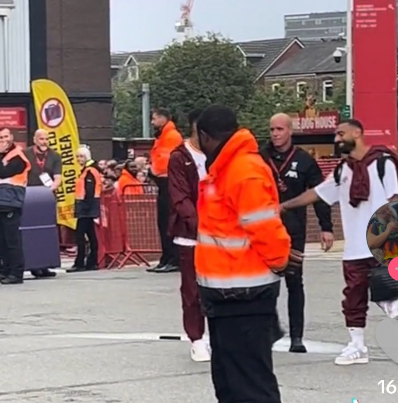 Trent’s Priceless Reaction to Man Utd Fans After the Match Will Have Liverpool Fans Laughing