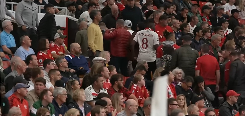 (Video) Liverpool Fans Mock Man United with Clever Nod in New Footage